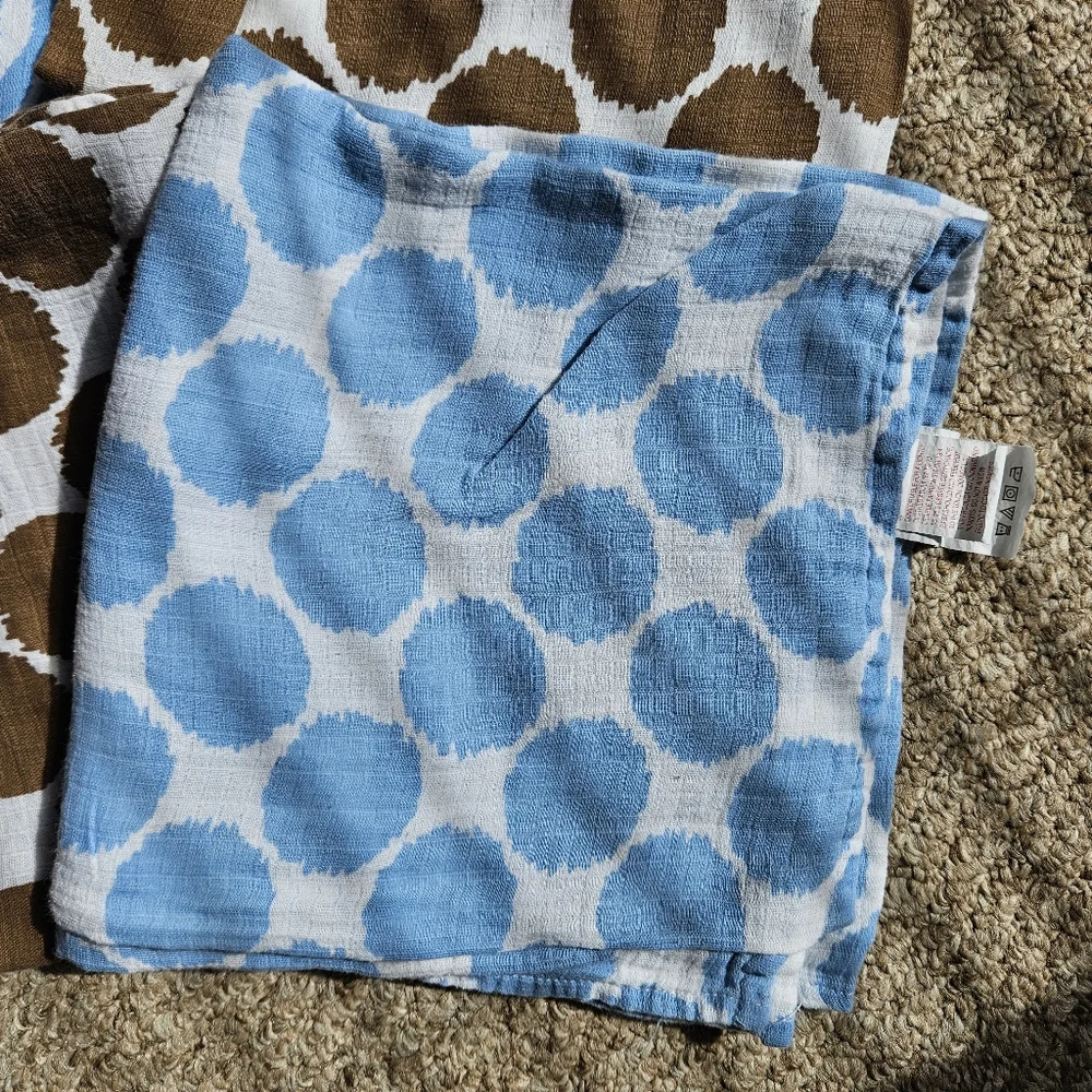 BACATI - Ikat 100% Cotton Swaddling Muslin Blankets, set of 4
